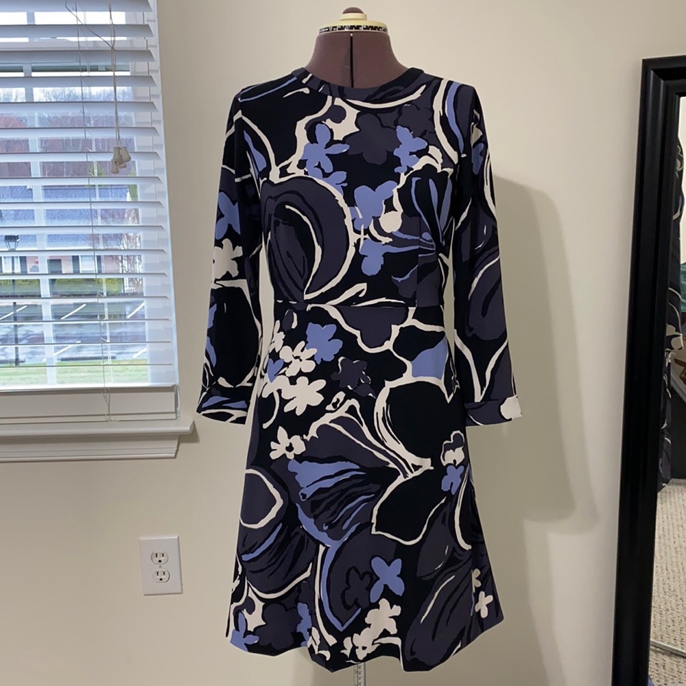 LOFT Floral Dress with pockets!